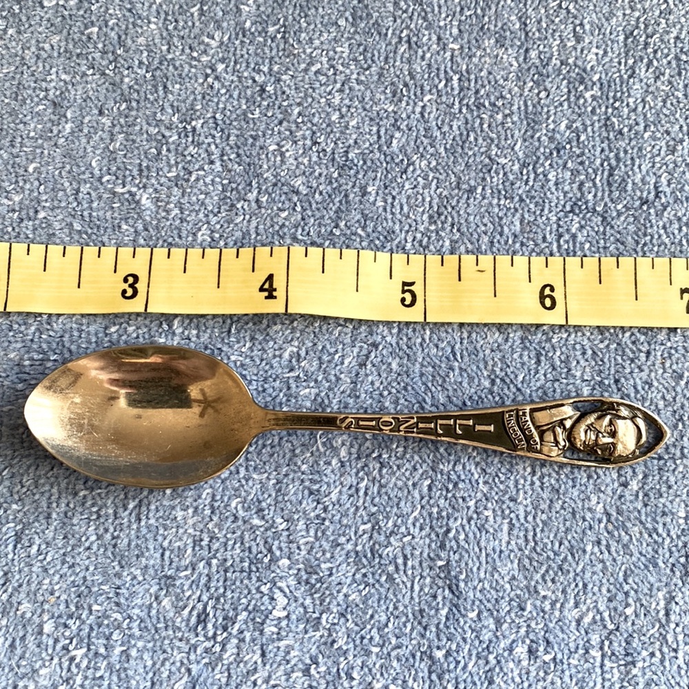 Vintage Collector Souvenir Spoon Illinois